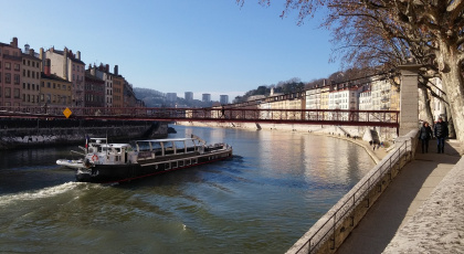 Découvrez les charmes de Lyon en naviguant sur la Saône